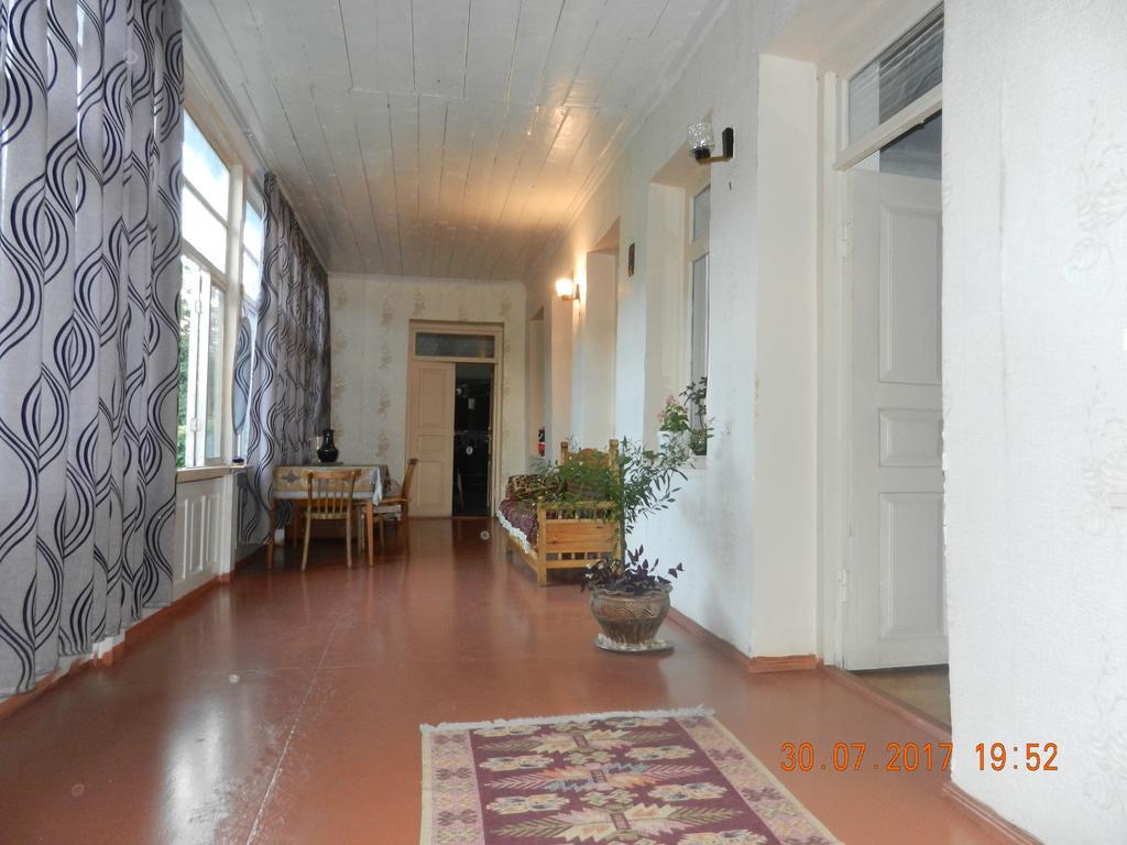 Marina Chartolani'S Guest House Mestia Bagian luar foto