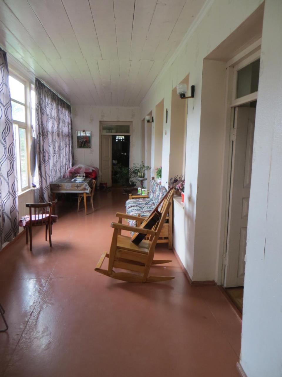 Marina Chartolani'S Guest House Mestia Bagian luar foto