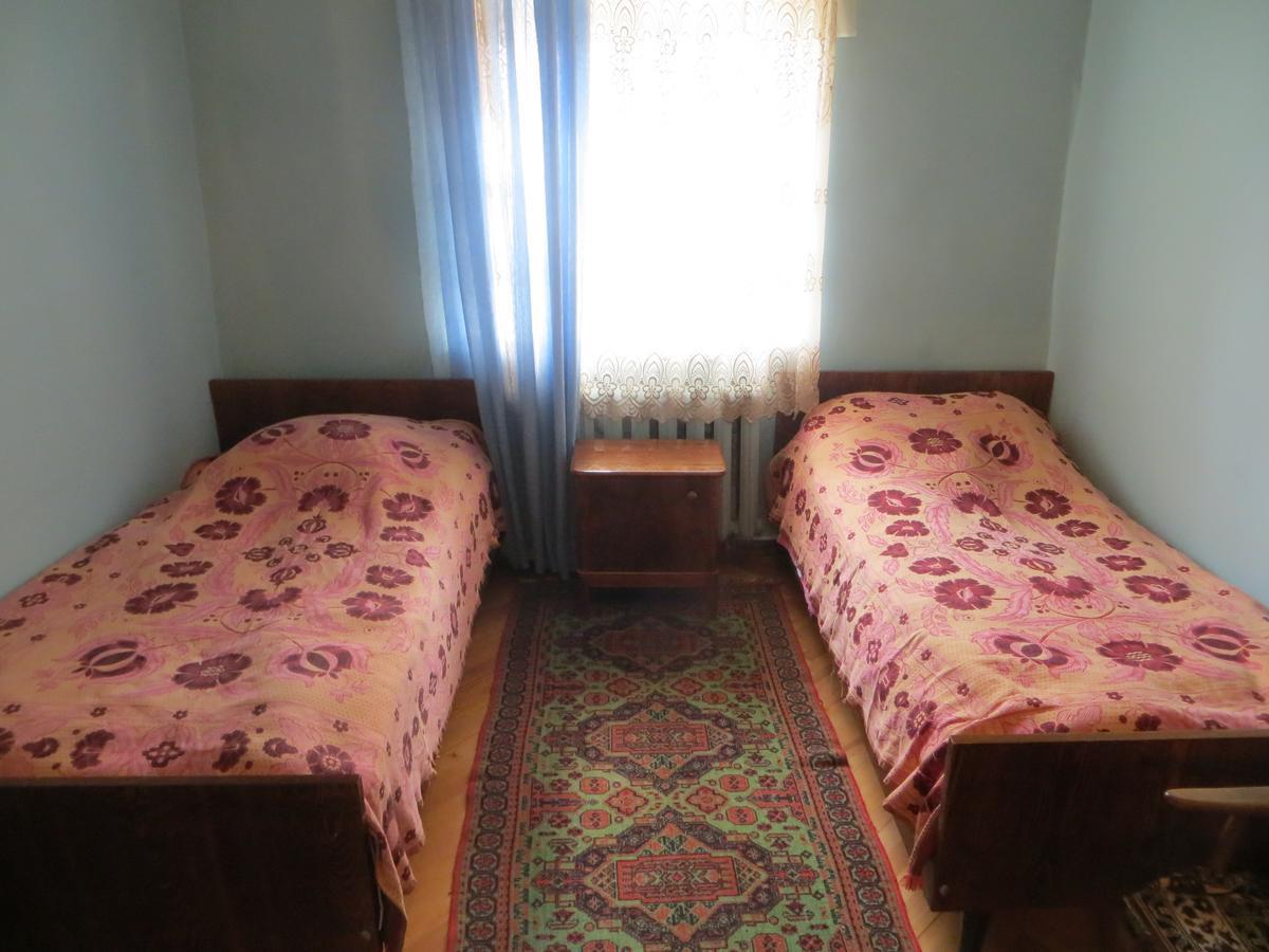 Marina Chartolani'S Guest House Mestia Bagian luar foto