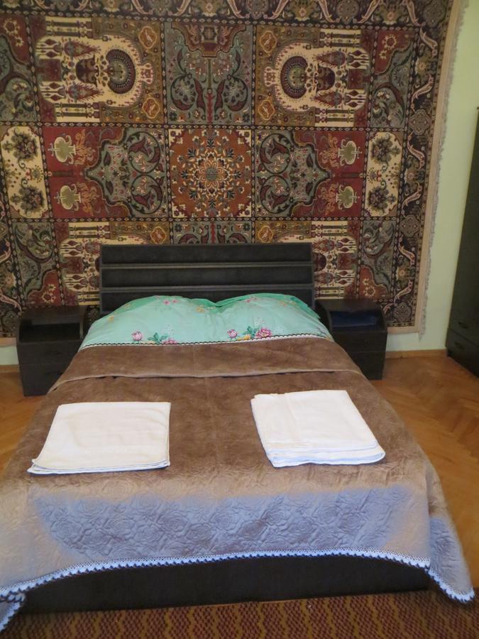 Marina Chartolani'S Guest House Mestia Bagian luar foto