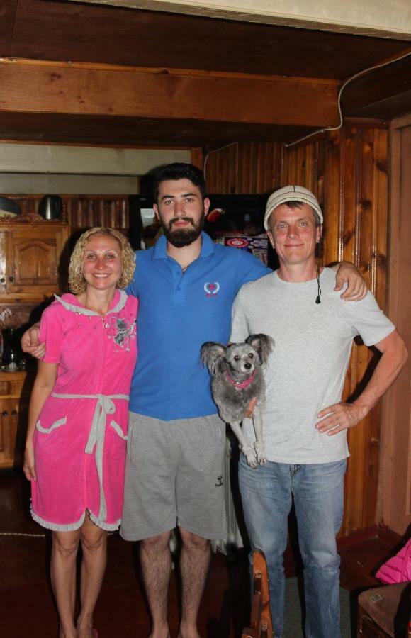 Marina Chartolani'S Guest House Mestia Bagian luar foto