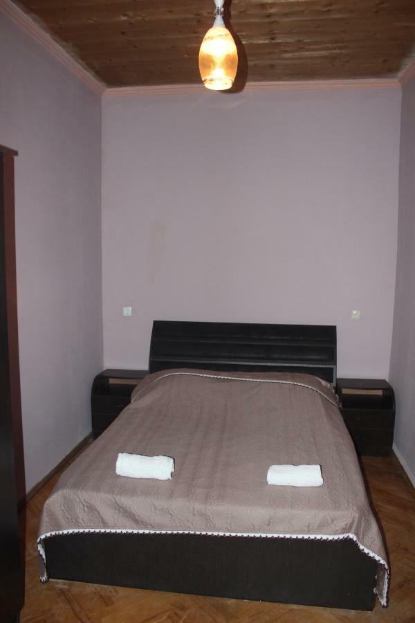 Marina Chartolani'S Guest House Mestia Bagian luar foto