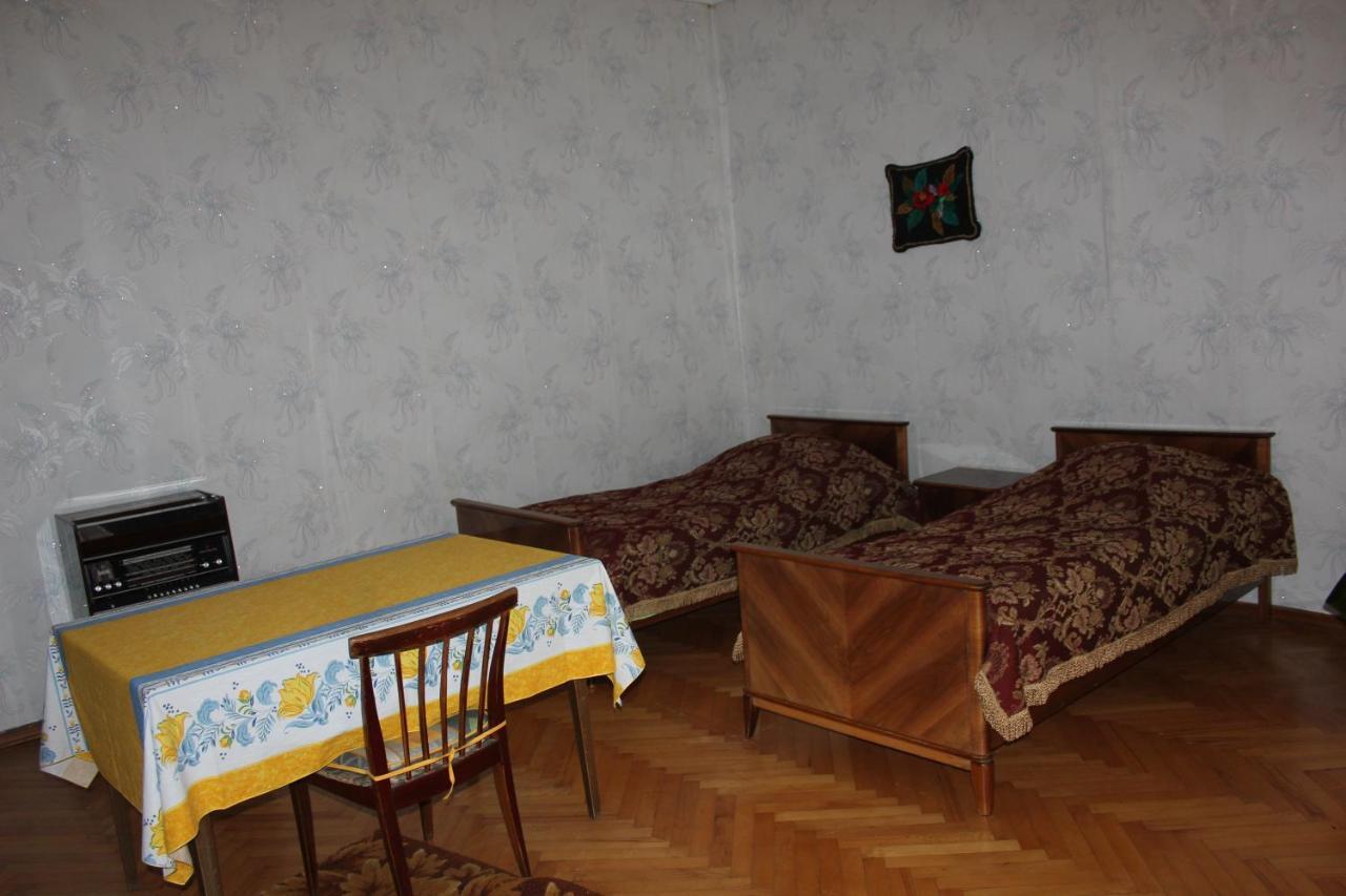 Marina Chartolani'S Guest House Mestia Bagian luar foto