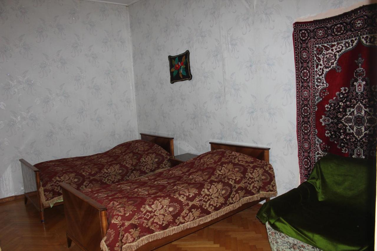 Marina Chartolani'S Guest House Mestia Bagian luar foto